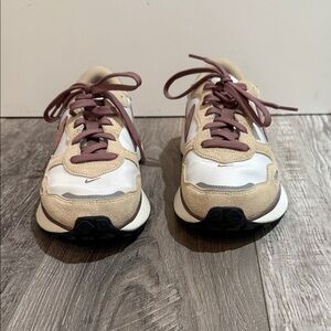 Nike Neutral & Mauve Retro Runner Sneakers